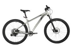 Велосипед STINGER ZETA EVO 27.5" (2021), рама 18" (165-175 см), серебристый Велосипед STINGER ZETA EVO 27.5" (2021), рама 18" (165-175 см), серебристый